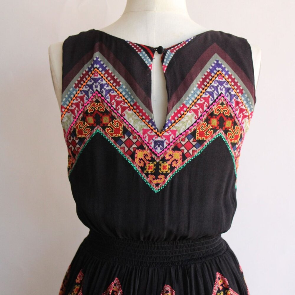 Tanvi Kedia Womens Dress, Size 6, Keyhole Back, Boho Folk Style Embroidery - Picture 11 of 12